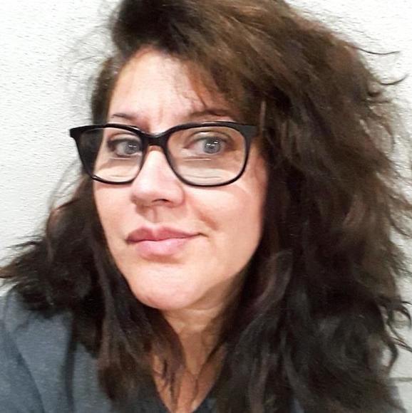 Meet your Posher, Lucia - Picture 1 of 1